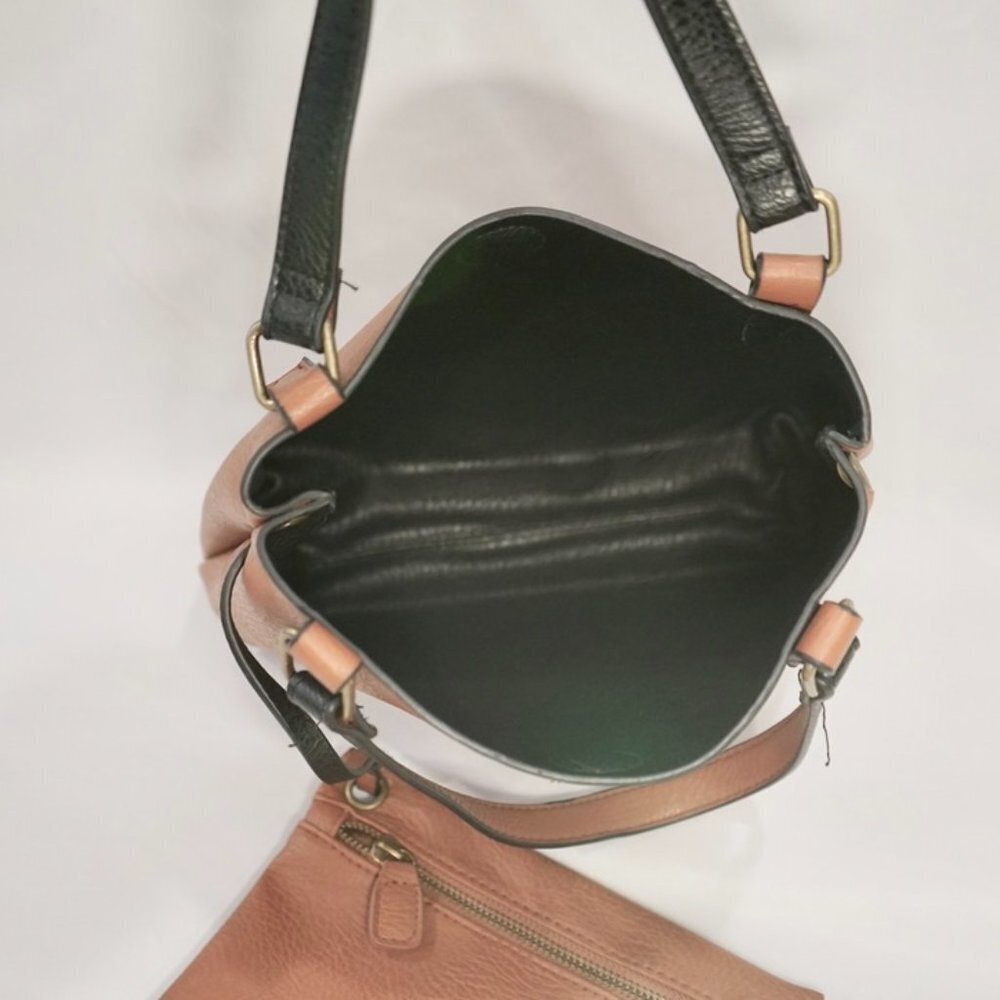 G.H Bass & CO Reversible Cross Body/ Shoulder Purse with Matching Wallet - Picture 5 of 7